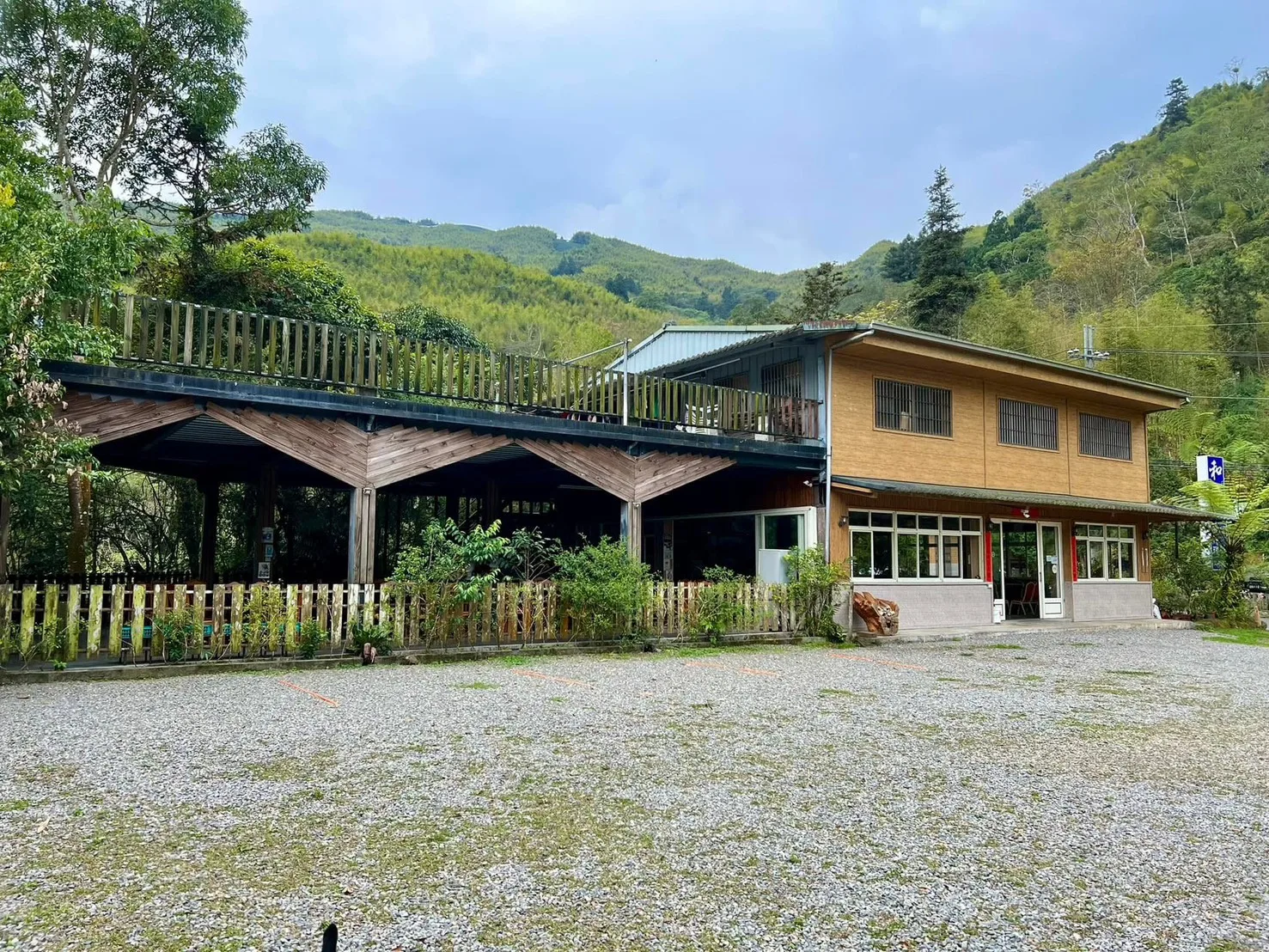 合菜頁餐廳環境圖片